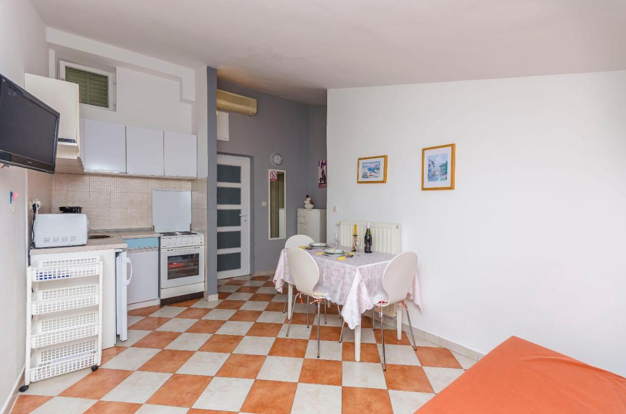 Apartment Manda *