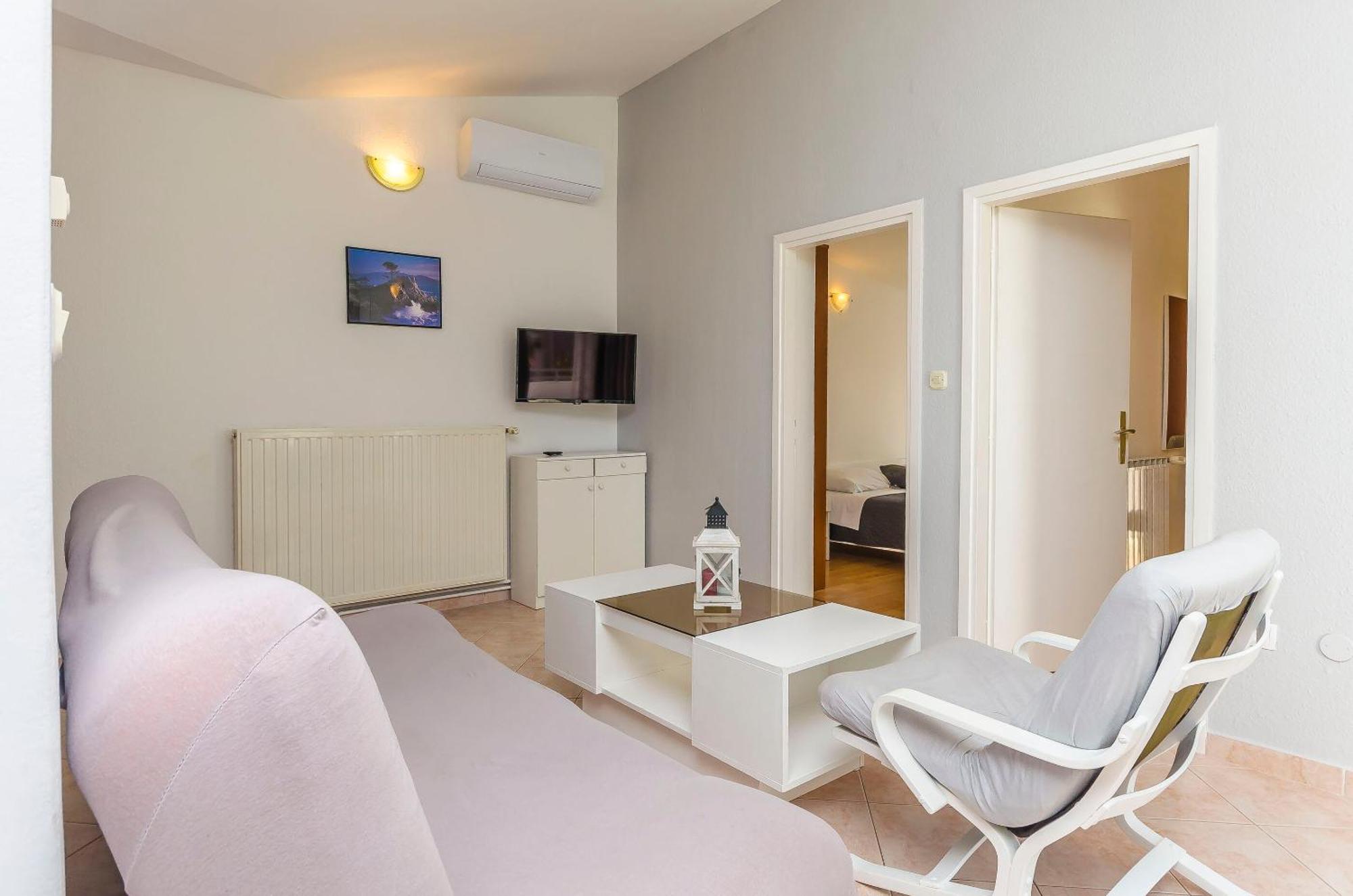 Manda Apartment *