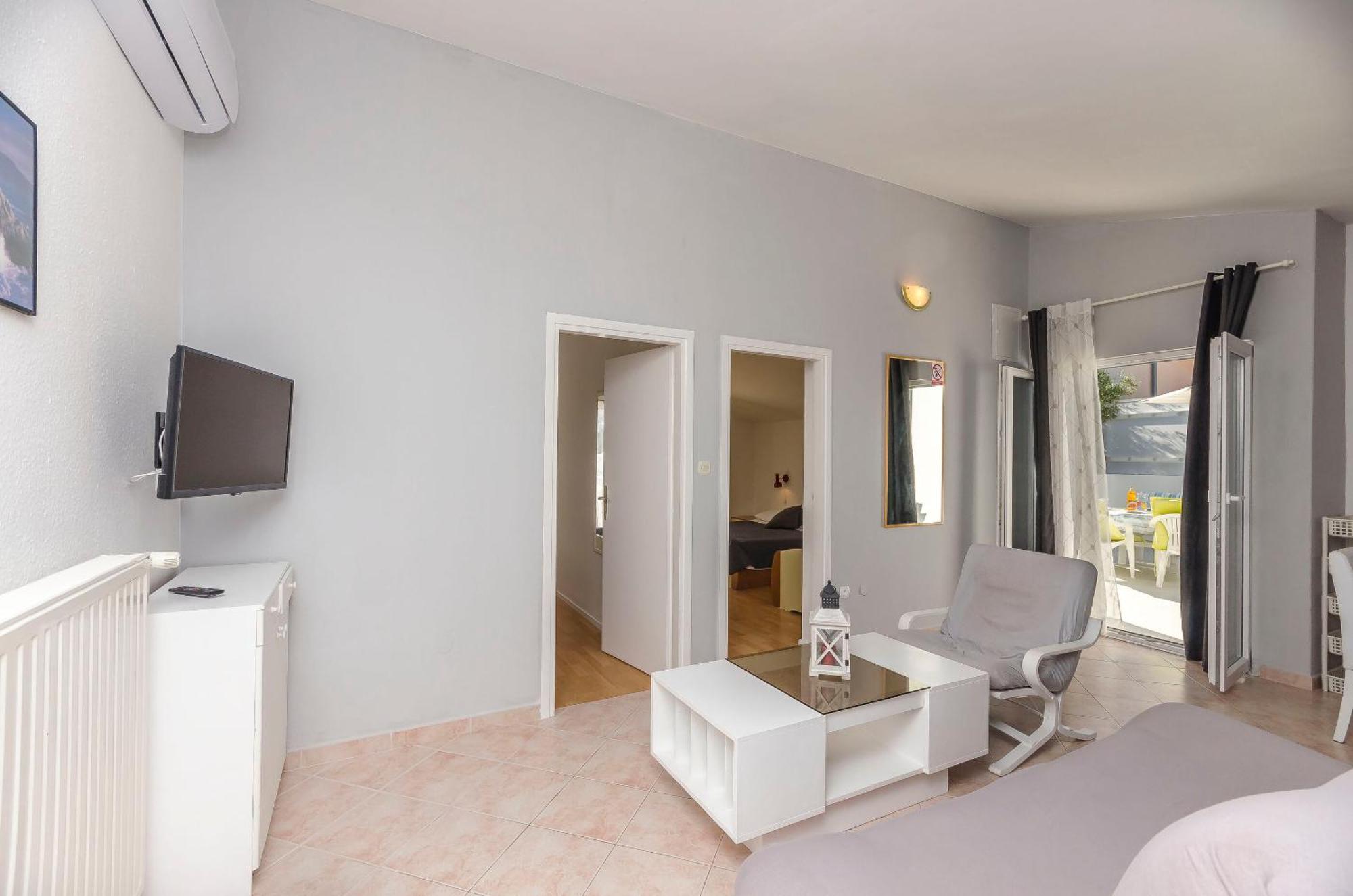 Manda Apartment